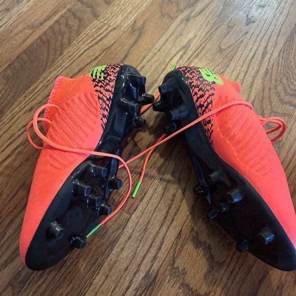 New Balance Tekela Women's Soccer Cleats (Size 7) - Picture 2 of 2